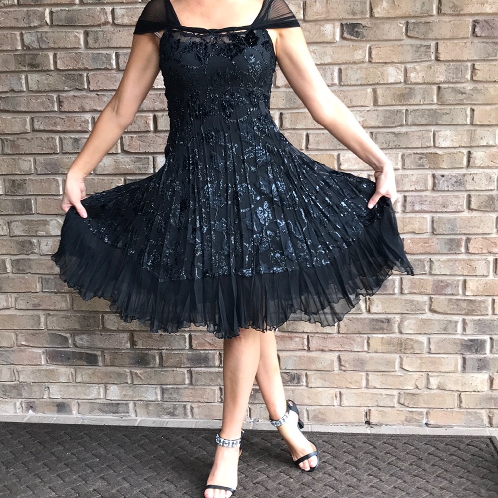 Komarov Black Sheer Velvet Metallic Dress - Small